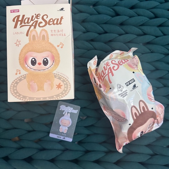 Pop Mart Labubu Have A Seat-  Zizi (Bag sealed) - Picture 2 of 3
